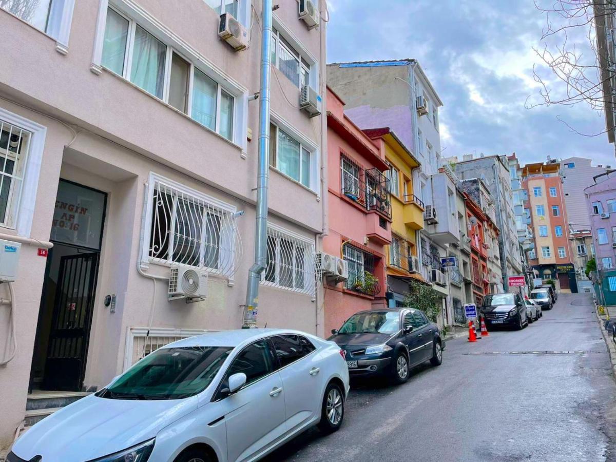 Готель New Modern Flat- By Taksim Square Стамбул Екстер'єр фото